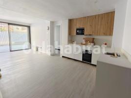 Piso, 80.51 m², cerca de bus y tren, seminuevo