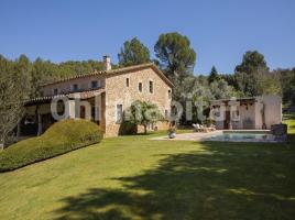 Casa (unifamiliar aislada), 470 m², cerca de bus y tren