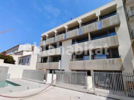 Pis, 98.57 m², près de bus et de train, presque neuf