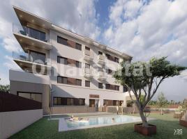 Pis, 91.95 m², près de bus et de train, nouveau