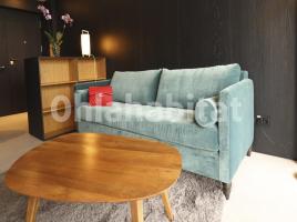 Alquiler ático, 100 m², cerca de bus y tren, Calle d'Europa
