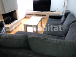 Pis, 134 m², près de bus et de train