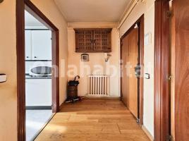 Piso, 69 m², cerca bus y metro, Calle de Campeny