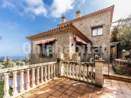 Houses (villa / tower), 664 m², almost new