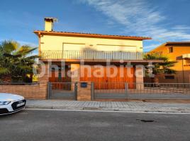 Alquiler Casa (chalet / torre), 330 m², seminuevo