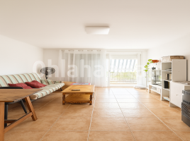Flat, 78 m², near bus and train