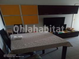 Piso, 70 m², cerca de bus y tren, Calle de la Sagrada Família