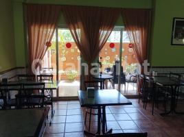 For rent business premises, 132 m², near bus and train
