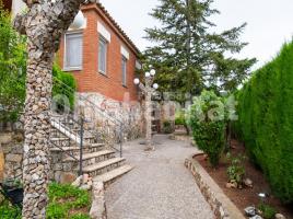Houses (villa / tower), 256 m², Calle Bruc