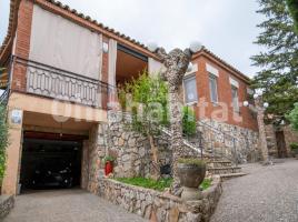 Houses (villa / tower), 256 m², Calle Bruc