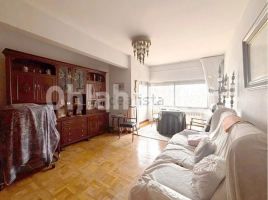 Piso, 180 m², Avenida Reyes Católicos