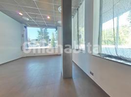 Business premises, 205 m², near bus and train, almost new, Rambla de la Girada