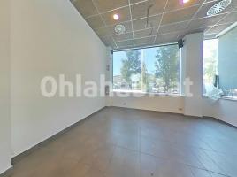 Business premises, 205 m², near bus and train, almost new, Rambla de la Girada