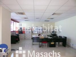 Nau industrial, 2110 m², Zona