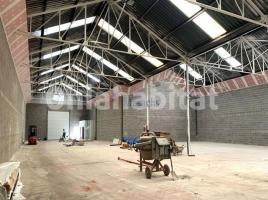Louer , 1000 m², Zona
