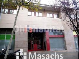 Louer , 85 m², Zona
