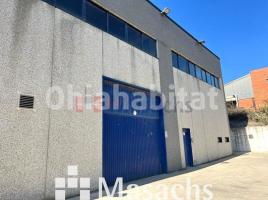 Louer , 1500 m², Zona