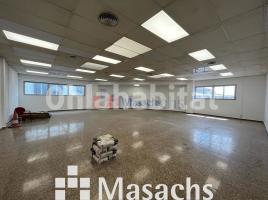 Louer , 195 m², Zona
