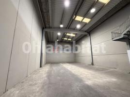 Louer , 520 m², Zona