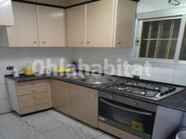 Pis, 46 m², près de bus et de train, Calle de Pere Pelegrí
