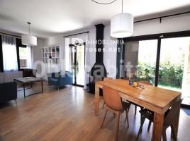 Casa (unifamiliar adossada), 184 m², Zona