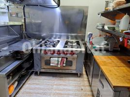 Lloguer local comercial, 122 m², La Salut