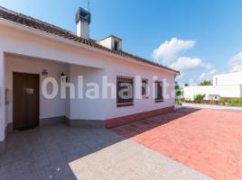 Houses (detached house), 219 m², near bus and train