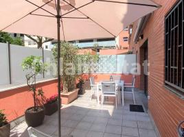 Louer pis, 60 m², près de bus et de train, presque neuf