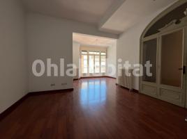 Pis, 137 m², prop de bus i tren