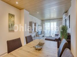 Pis, 94 m², près de bus et de train, presque neuf