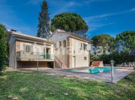 Houses (detached house), 178 m², near bus and train