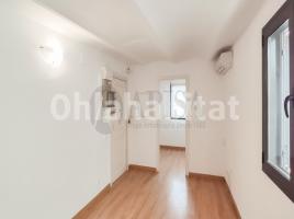 Alquiler ático, 50 m², cerca bus y metro