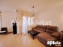 Pis, 136 m², prop de bus i tren