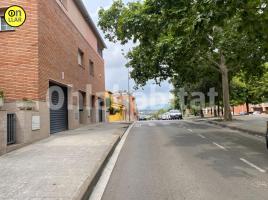  (unifamiliar aïllada), 272 m², près de bus et de train, presque neuf