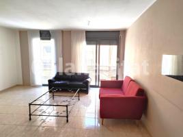 Dúplex, 112 m², prop de bus i tren, seminou