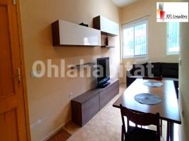 Piso, 49 m², cerca de bus y tren, seminuevo