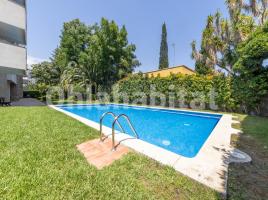 Apartament, 108 m², près de bus et de train, presque neuf