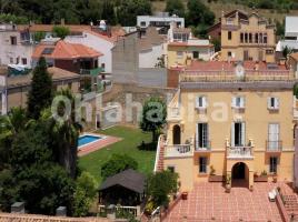 Houses (detached house), 733 m², near bus and train