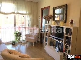 Pis, 85.99 m², prop de bus i tren