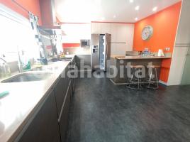 Casa (chalet / torre), 225 m²