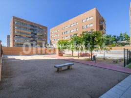 Piso, 93 m², cerca de bus y tren, seminuevo