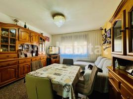 Pis, 57 m², près de bus et de train, Calle PELAYO 