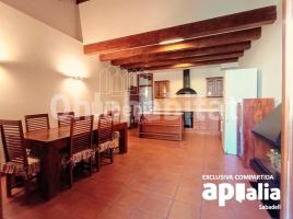 Pis, 174 m², presque neuf, Zona