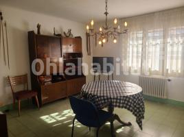 Pis, 140 m², prop de bus i tren