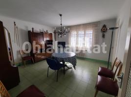 Pis, 140 m², prop de bus i tren