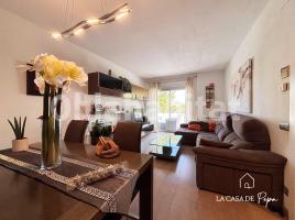 Louer pis, 106 m², près de bus et de train, presque neuf