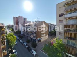 Àtic, 86 m², près de bus et de train