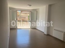 Alquiler piso, 60 m², cerca de bus y tren, seminuevo