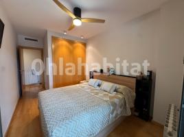 Piso, 83 m², cerca de bus y tren, seminuevo