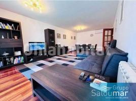 Pis, 136 m², prop de bus i tren